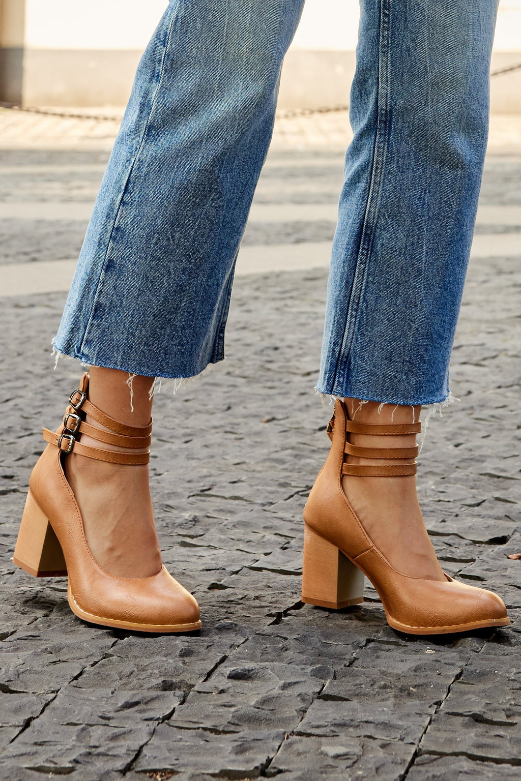 Women’s Heeled Sandals – Ankle Strap Block Heel Sandals – Casilda