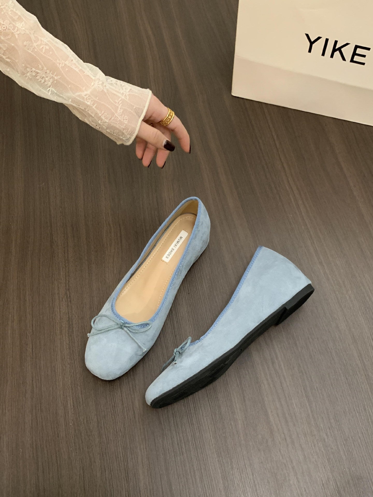 Women's Ballet Flats with Bow Detail and Velvety Finish