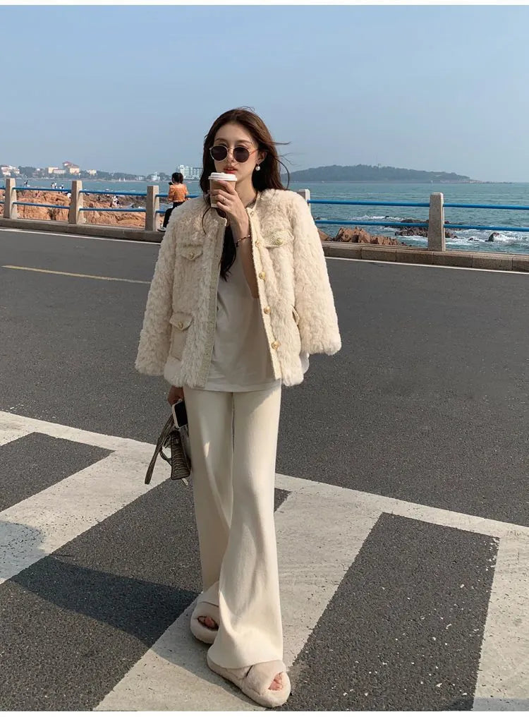 Women's Plush Collar Winter Coat – Cropped Faux Fur Jacket