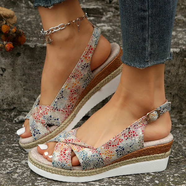 Women's Comfort Sandals with Adjustable Straps and Soft Footbed