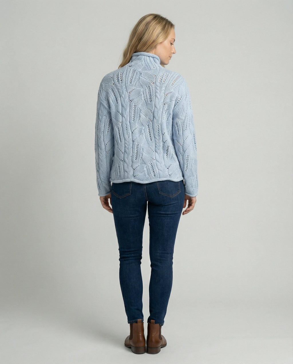 Women's Minimal Crew Neck Sweater – Classic Long Sleeve Knit Pullover