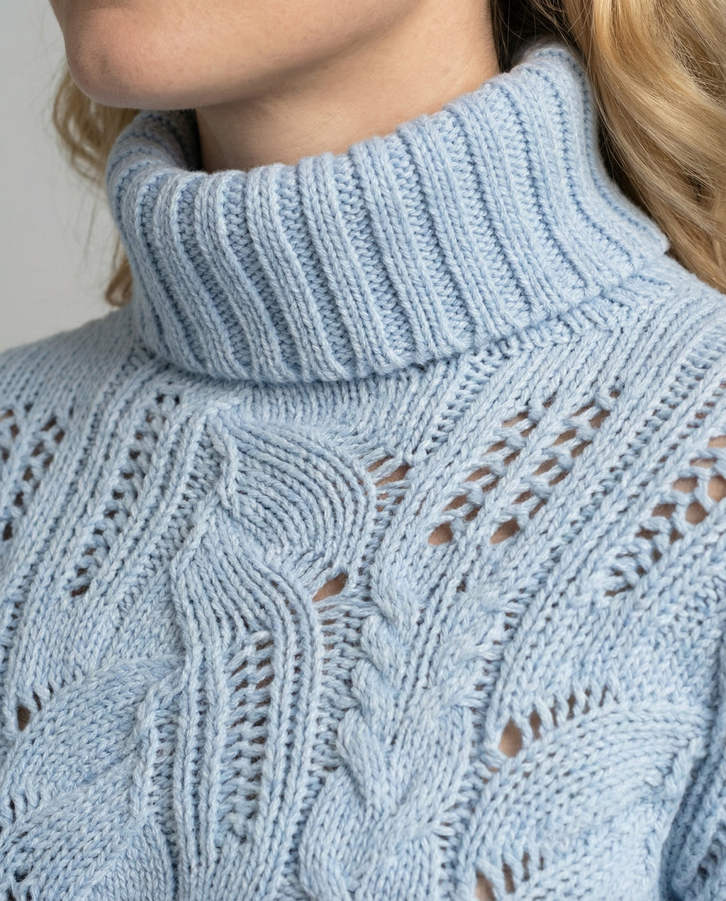 Women's Minimal Crew Neck Sweater – Classic Long Sleeve Knit Pullover