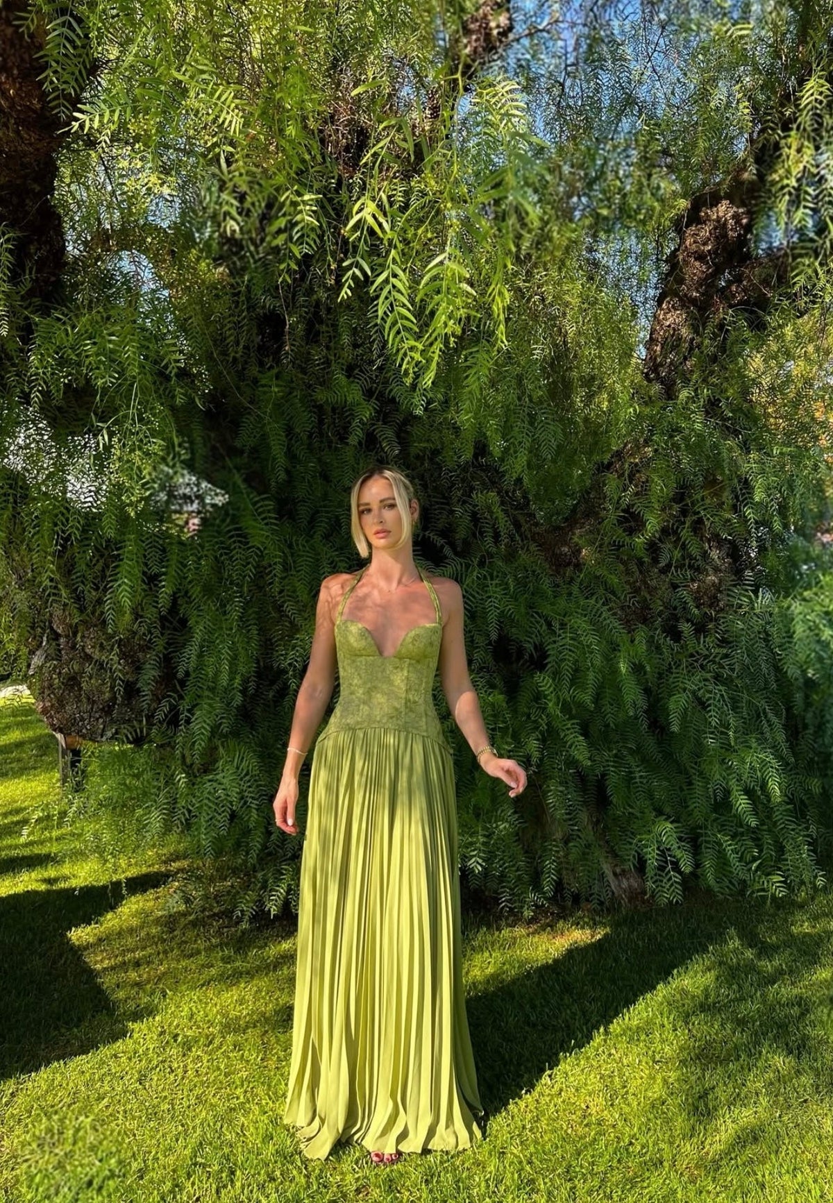 Women's Sweetheart Neckline Maxi Dress – Pleated Strappy Formal Dress