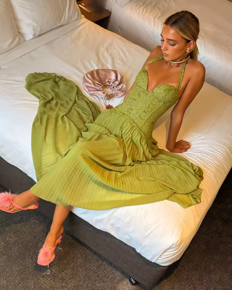 Women's Sweetheart Neckline Maxi Dress – Pleated Strappy Formal Dress