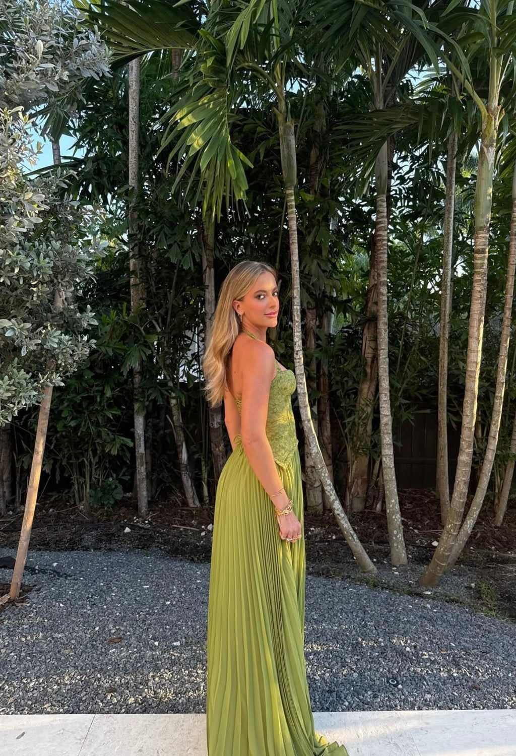 Women's Sweetheart Neckline Maxi Dress – Pleated Strappy Formal Dress