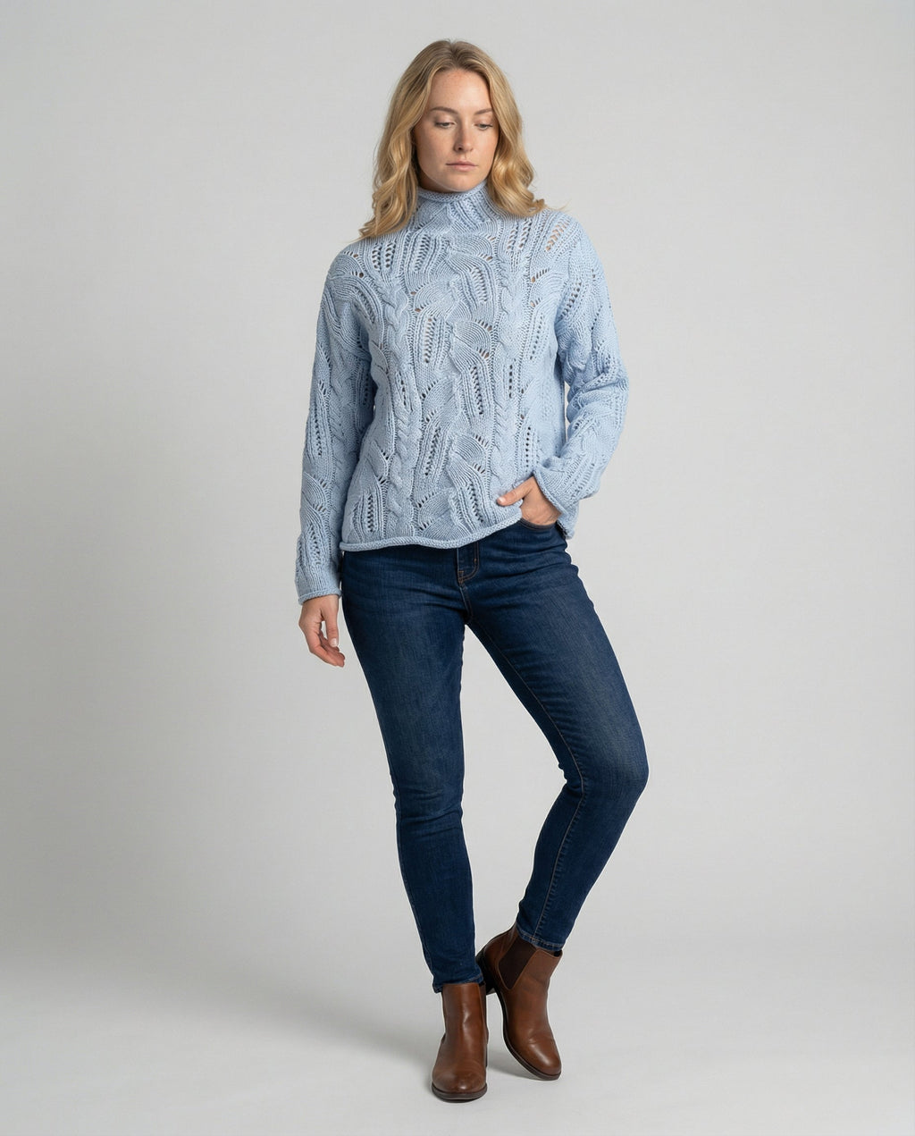 Women's Minimal Crew Neck Sweater – Classic Long Sleeve Knit Pullover