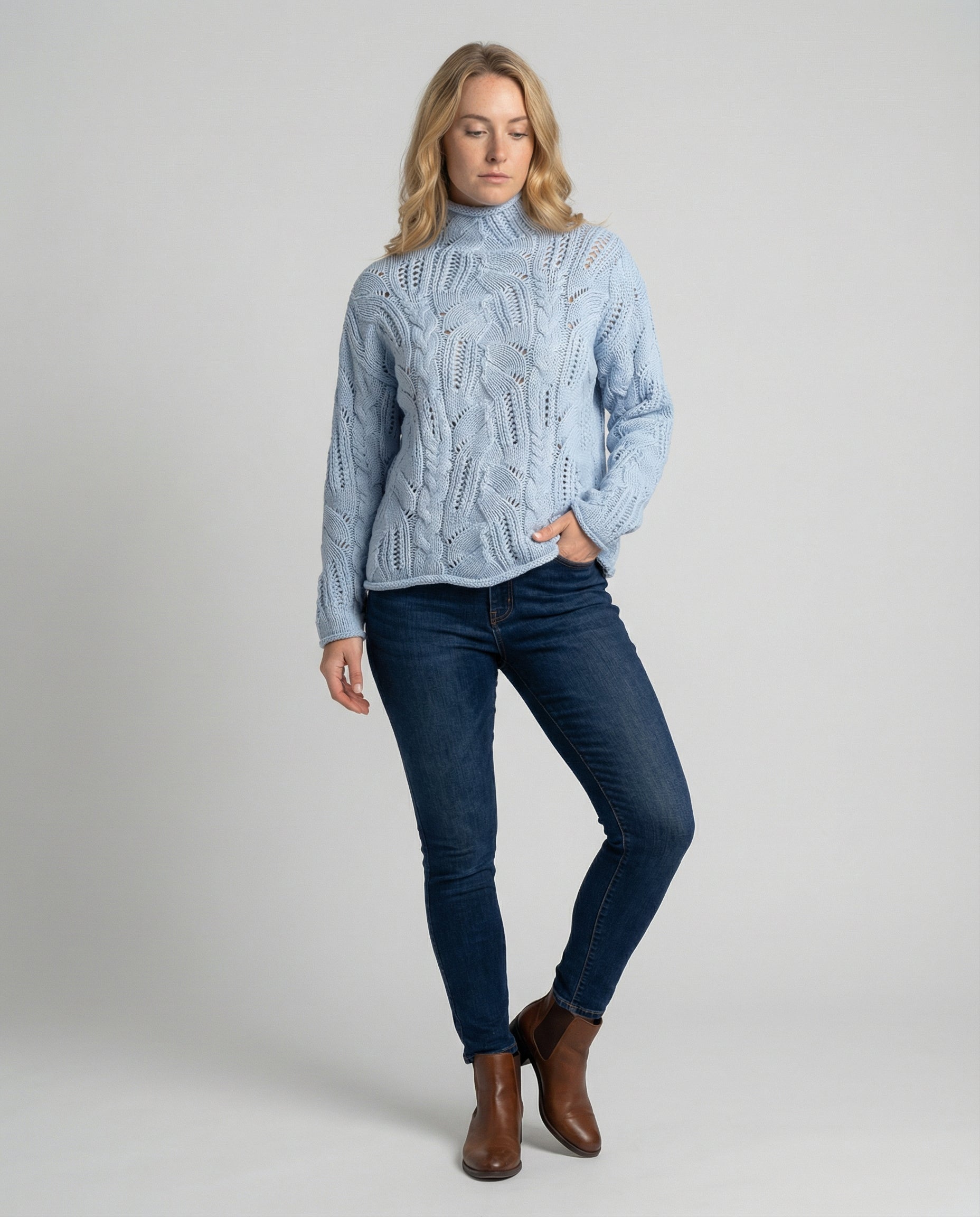 Women's Minimal Crew Neck Sweater – Classic Long Sleeve Knit Pullover