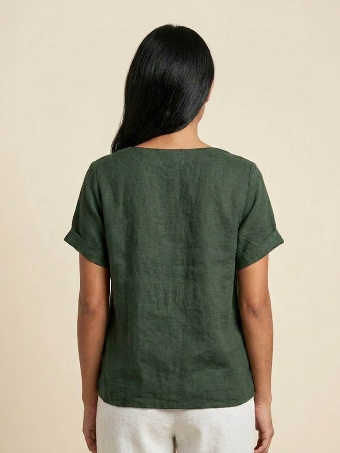Women's Button Blouse with Round Neckline and Relaxed Fit