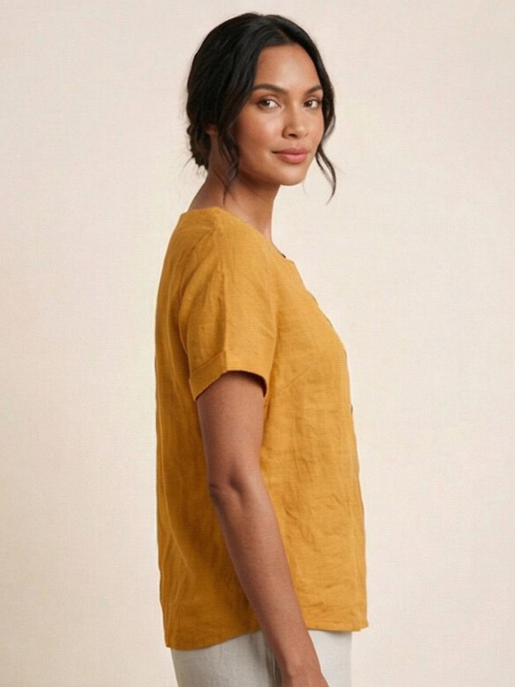 Women's Button Blouse with Round Neckline and Relaxed Fit